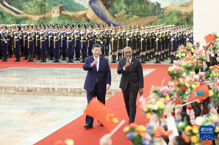 习近平同马尔代夫总统穆伊兹会谈1