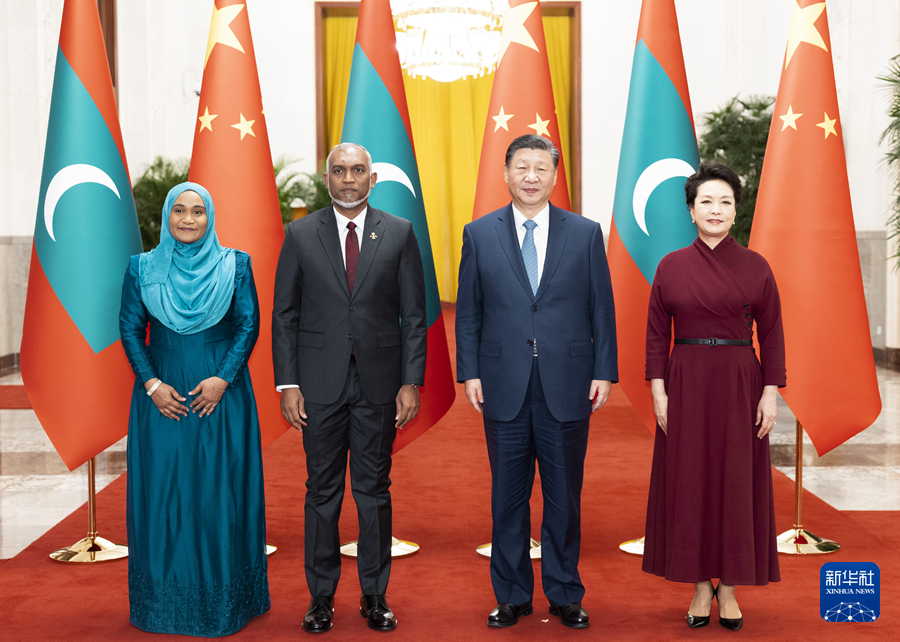 习近平同马尔代夫总统穆伊兹会谈2