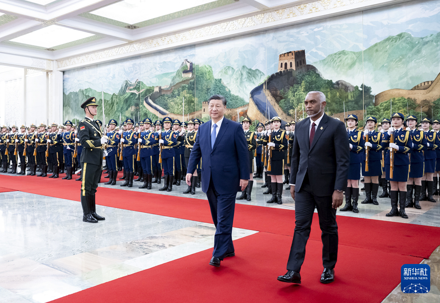 习近平同马尔代夫总统穆伊兹会谈3