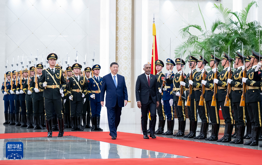 习近平同马尔代夫总统穆伊兹会谈4