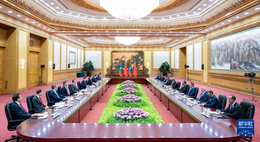 习近平同马尔代夫总统穆伊兹会谈5