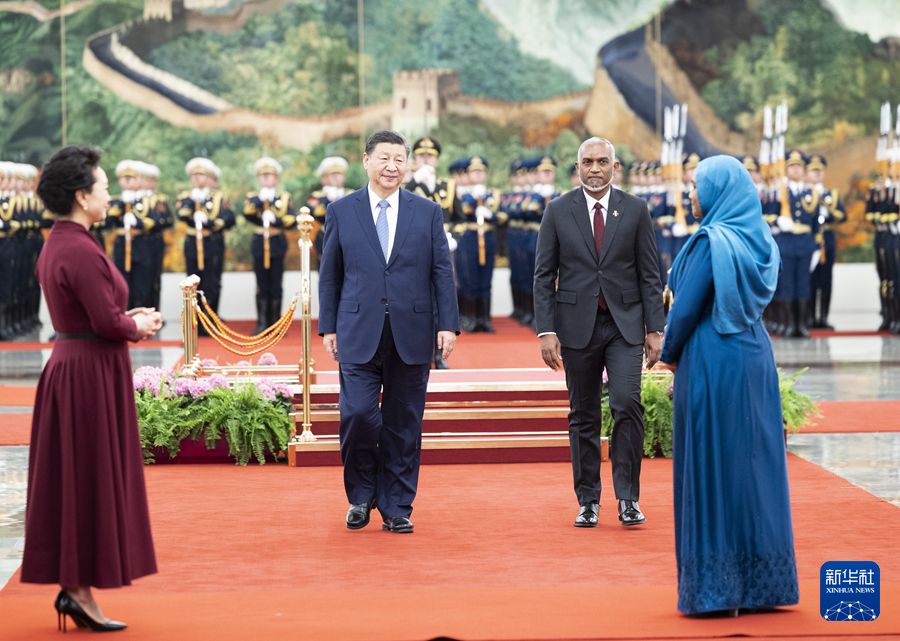 习近平同马尔代夫总统穆伊兹会谈8