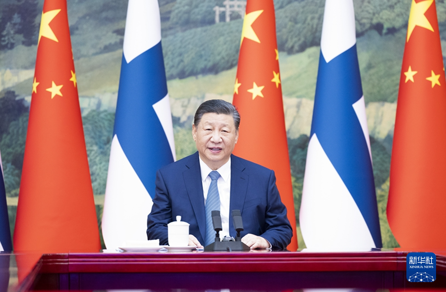习近平同芬兰总统尼尼斯托举行视频会晤2