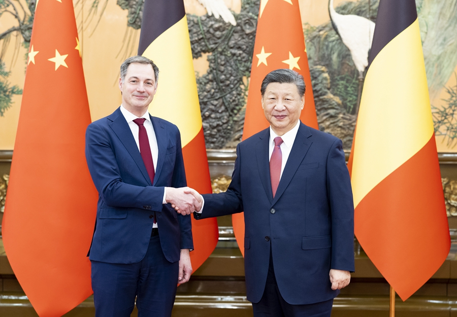 习近平会见比利时首相德克罗1
