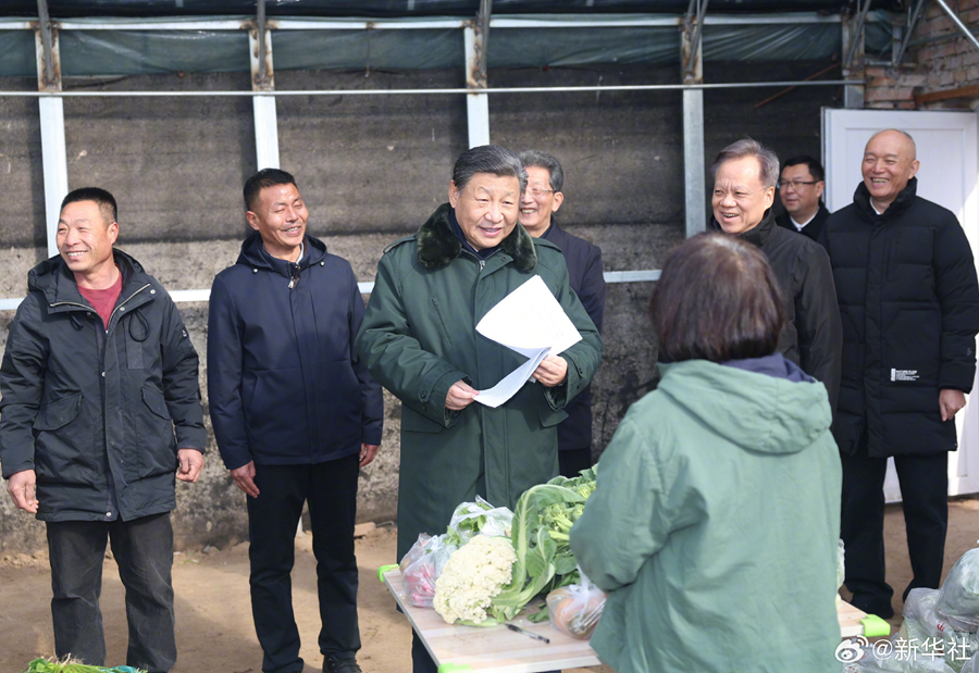 习近平春节前夕在天津看望慰问基层干部群众2