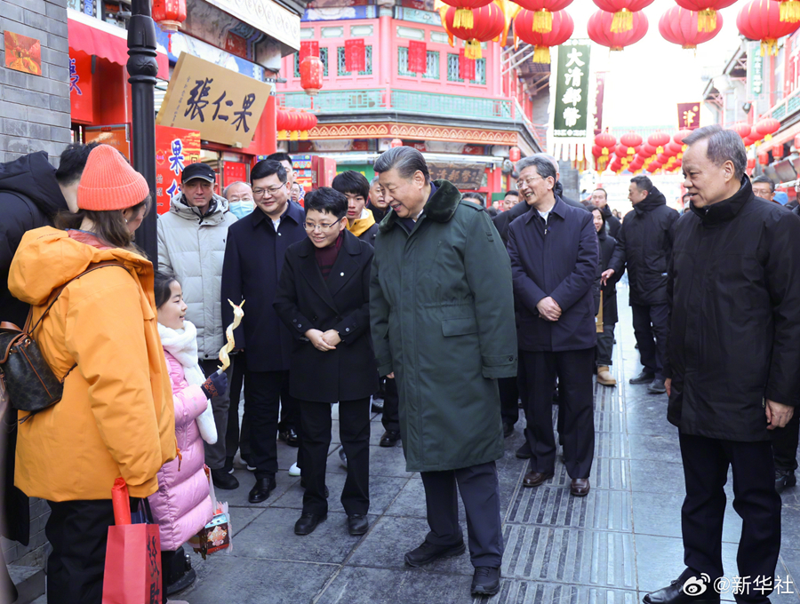 习近平春节前夕在天津看望慰问基层干部群众11