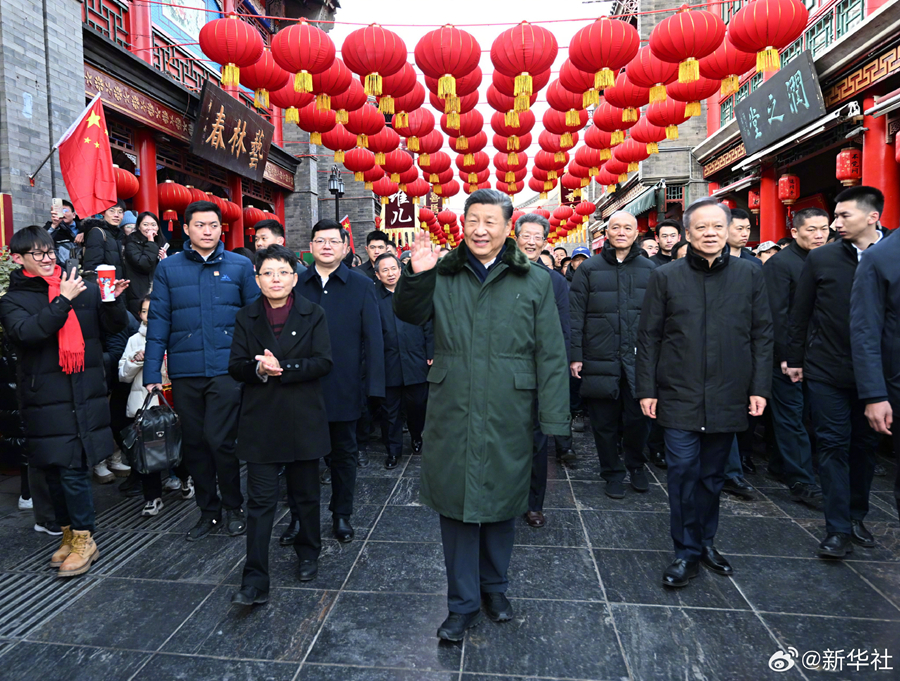 习近平春节前夕在天津看望慰问基层干部群众13