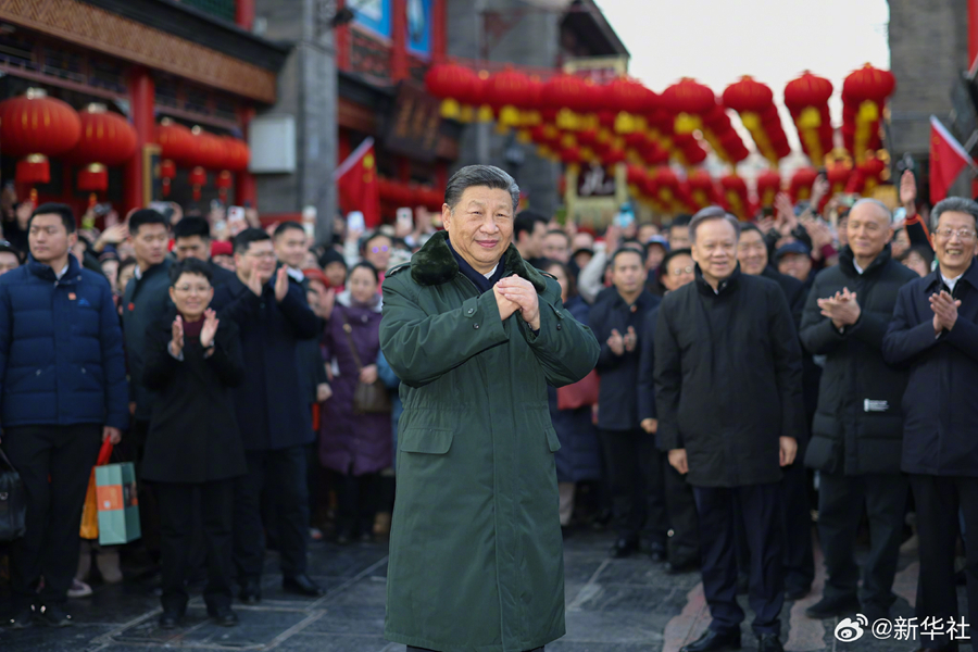 习近平春节前夕在天津看望慰问基层干部群众18