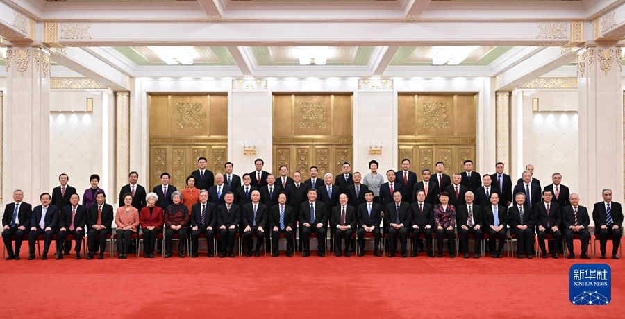 习近平同党外人士共迎新春2